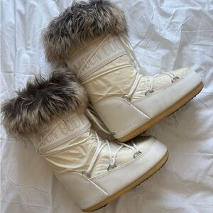Vintage Technica Moon Boot, Women's White and Brown Winter Boots